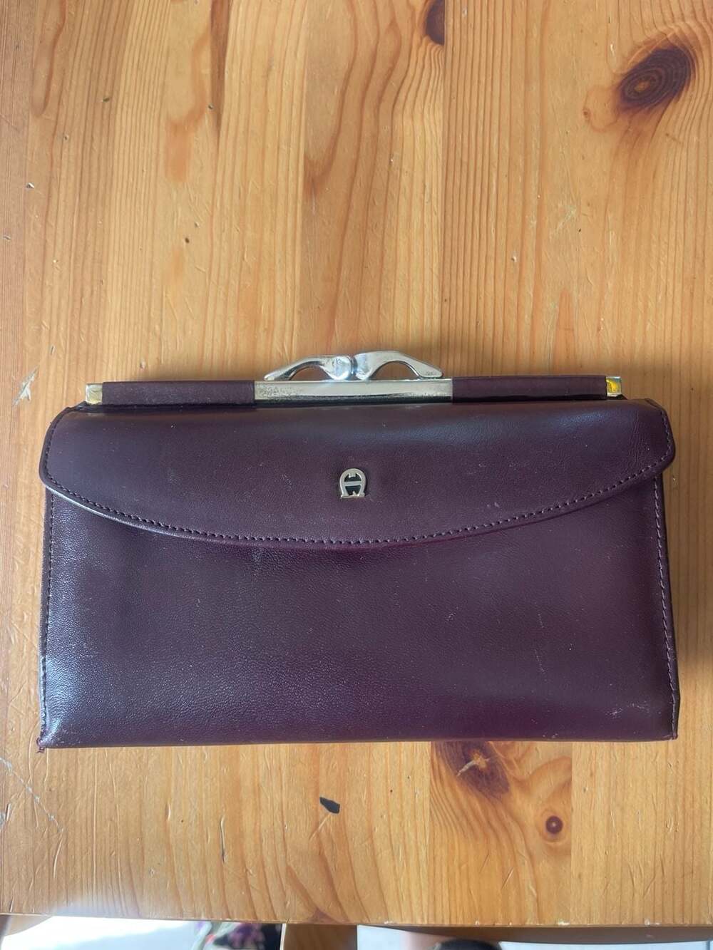 Vintage Etienne Aigner Oxblood Leather Kisslock Clutch Wallet